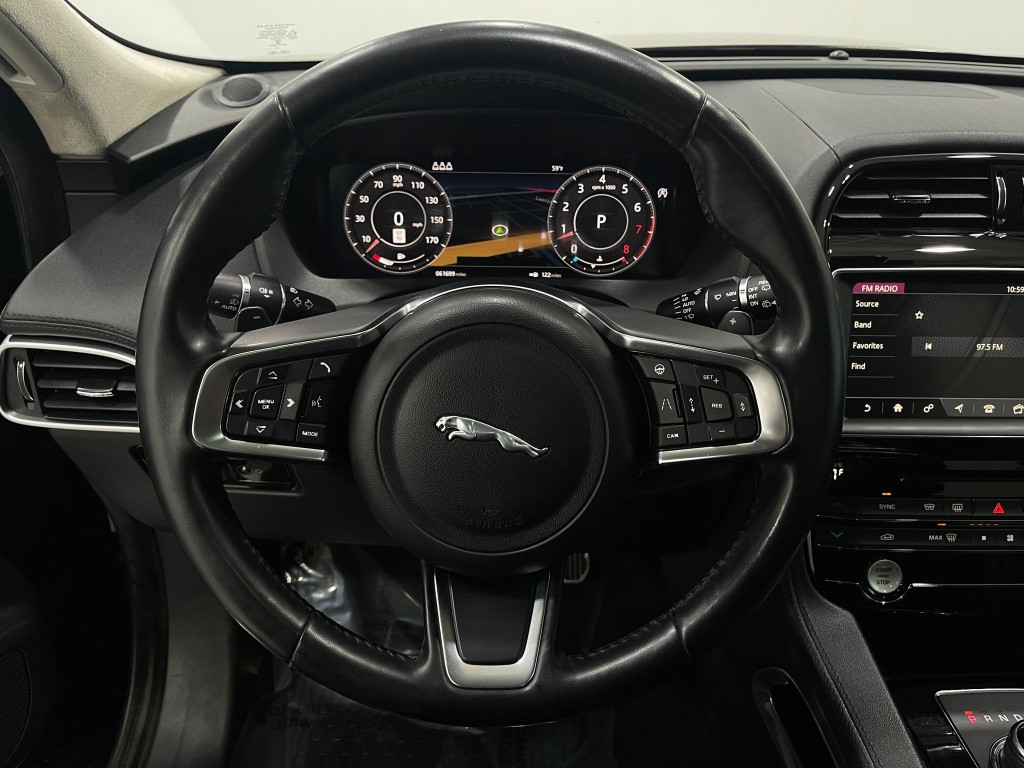 2019 Jaguar F-PACE Image 22