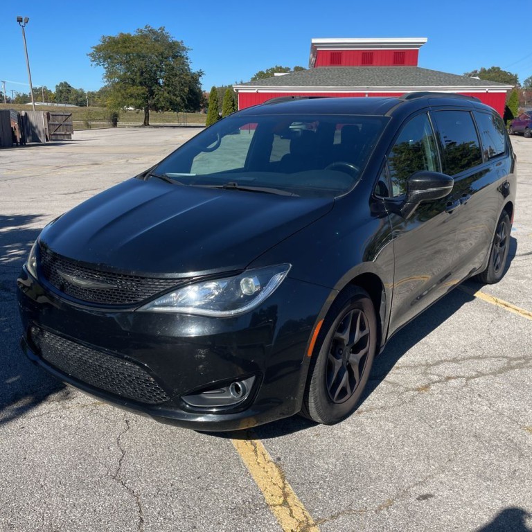 2018 Chrysler Pacifica Image 2