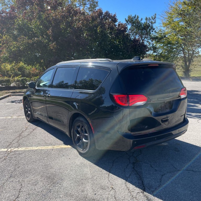 2018 Chrysler Pacifica Image 6