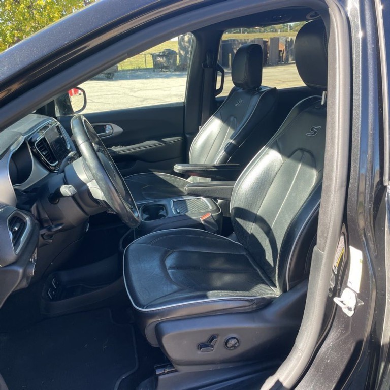 2018 Chrysler Pacifica Image 7