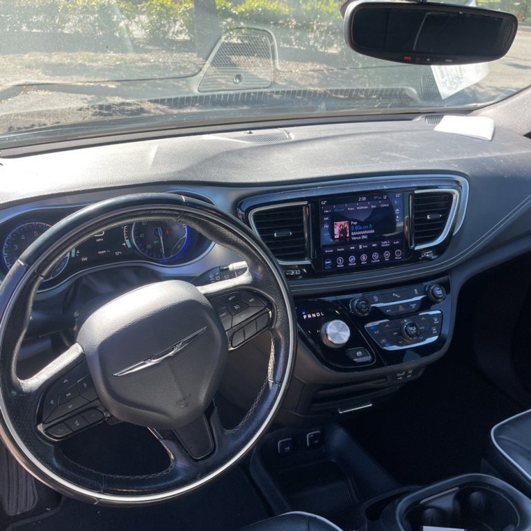 2018 Chrysler Pacifica Image 9