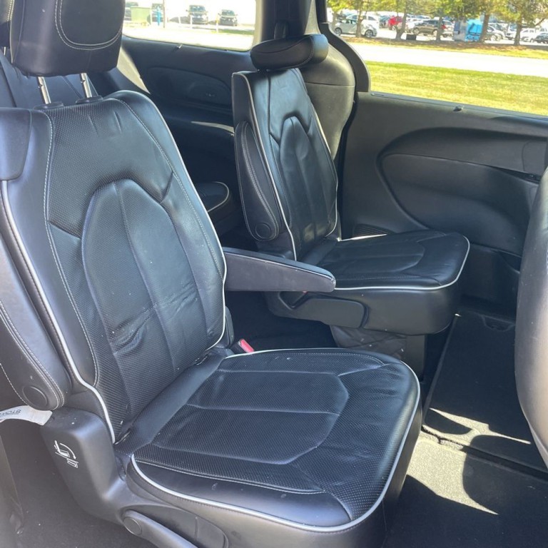 2018 Chrysler Pacifica Image 16