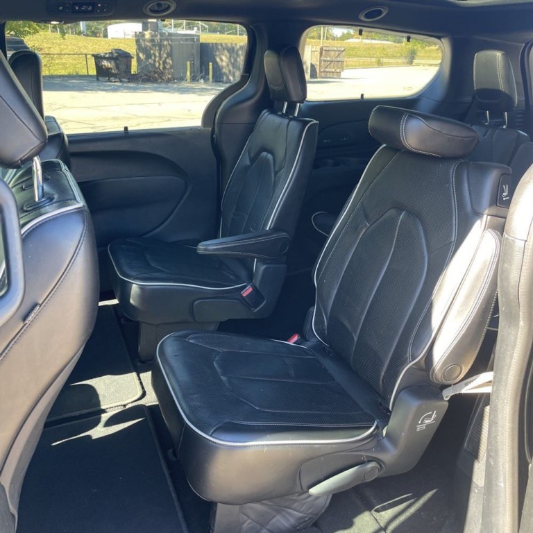 2018 Chrysler Pacifica Image 17