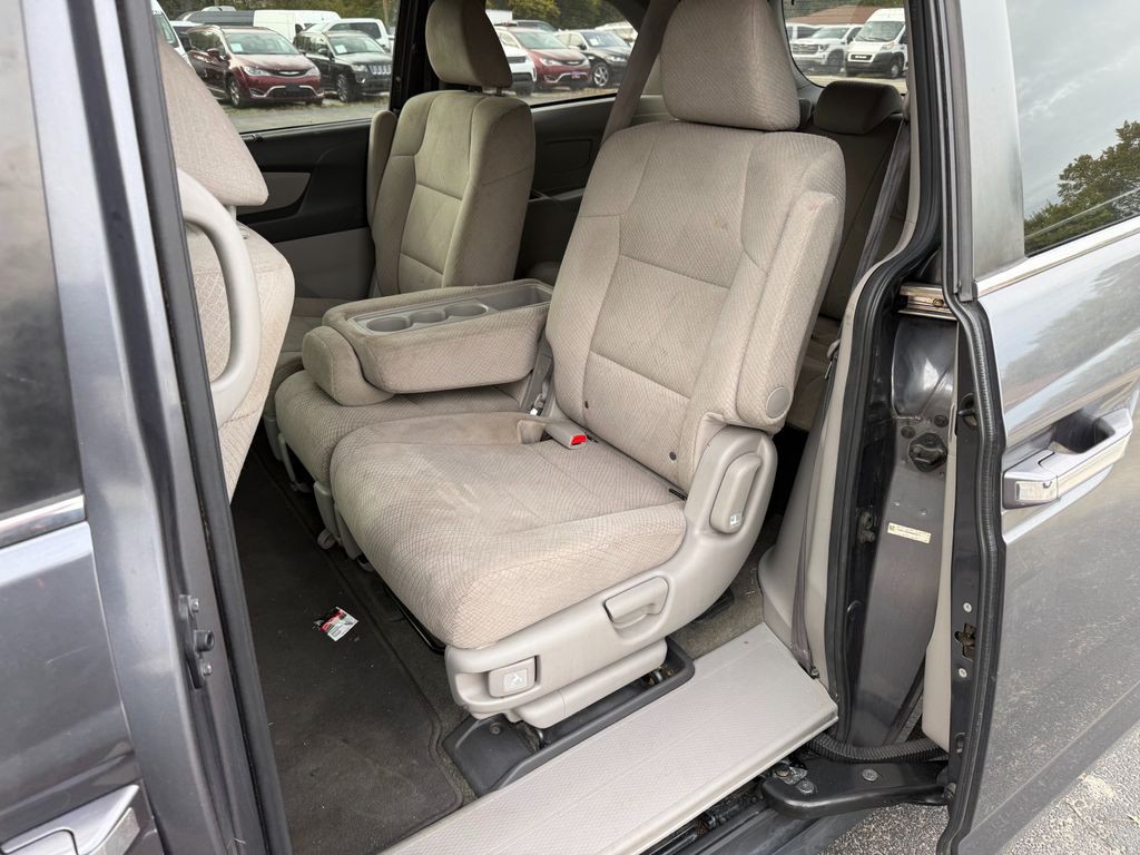 2017 Honda Odyssey Image 9