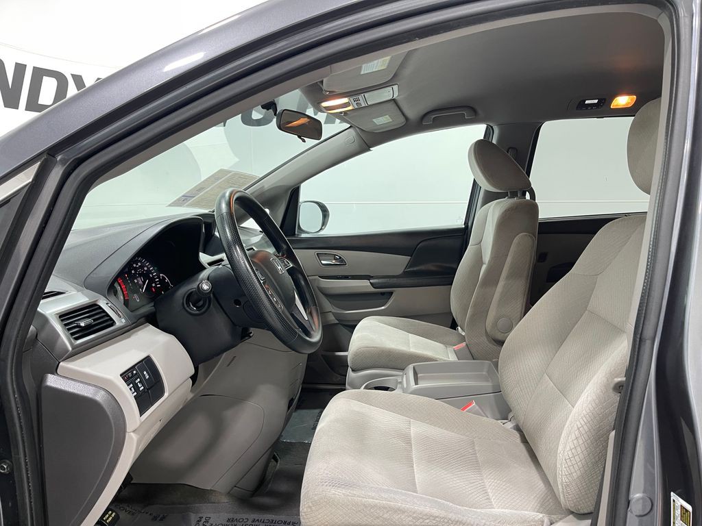 2017 Honda Odyssey Image 11