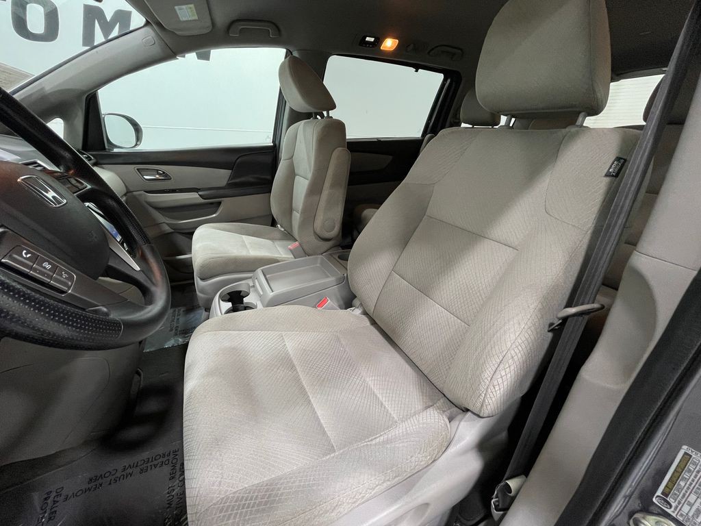 2017 Honda Odyssey Image 12