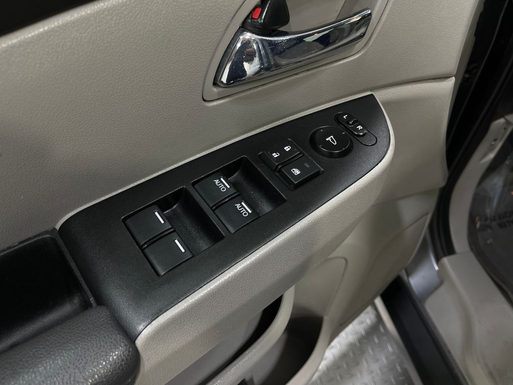 2017 Honda Odyssey Image 14