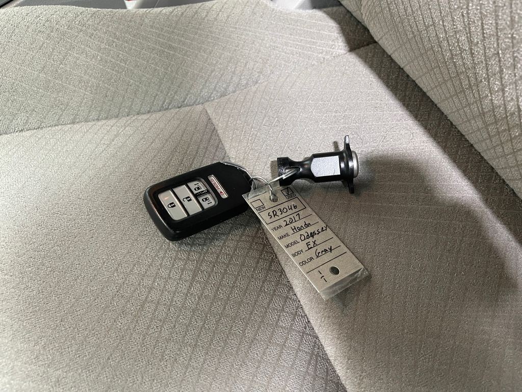 2017 Honda Odyssey Image 37