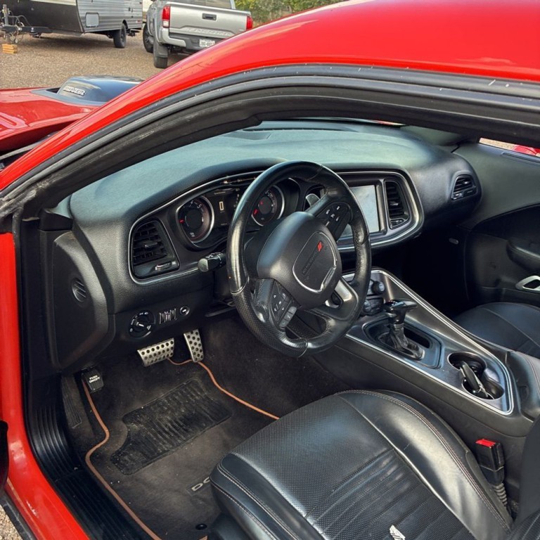2016 Dodge Challenger Image 10