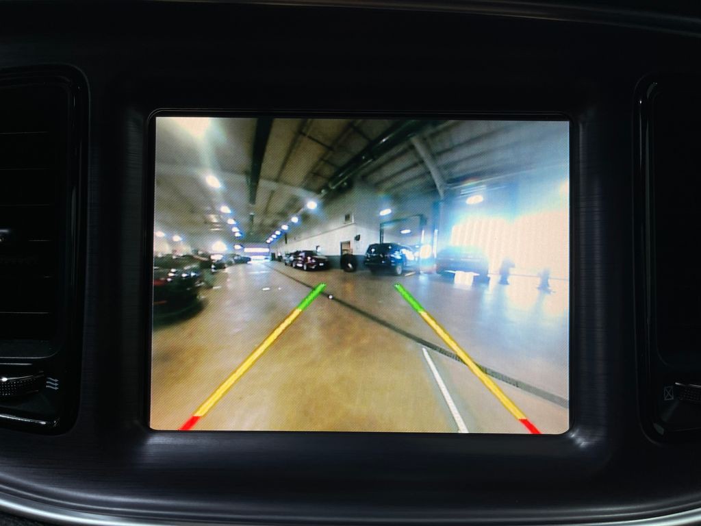 2016 Dodge Challenger Image 11