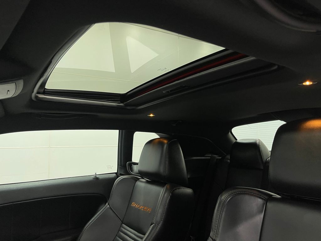 2016 Dodge Challenger Image 12