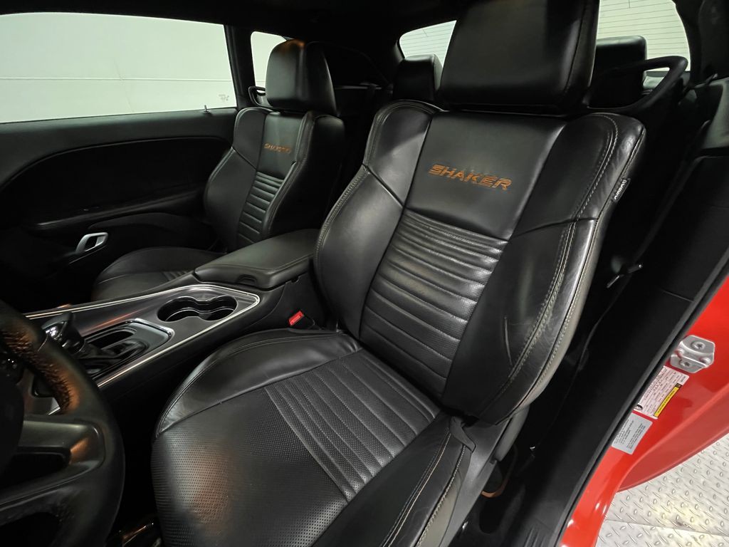 2016 Dodge Challenger Image 15