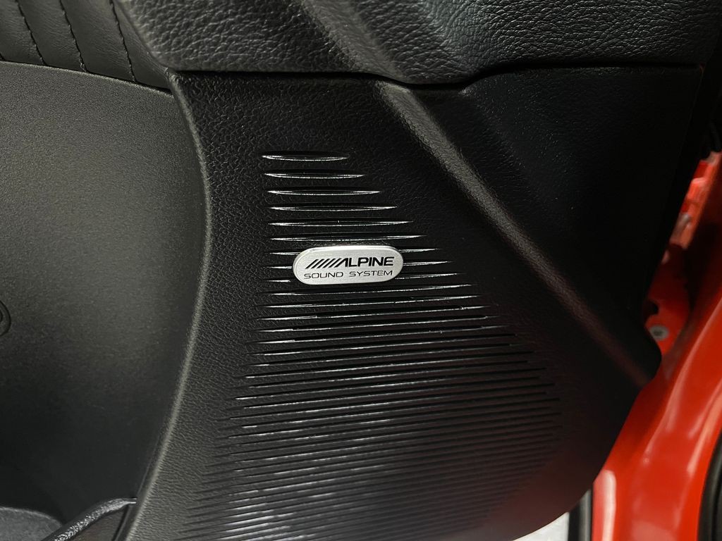 2016 Dodge Challenger Image 18