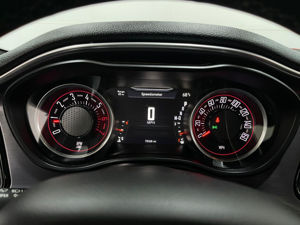 2016 Dodge Challenger Image 25