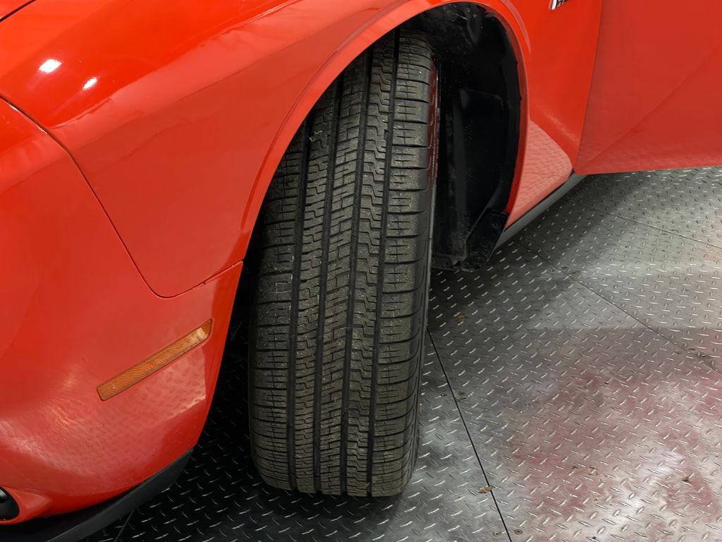 2016 Dodge Challenger Image 38