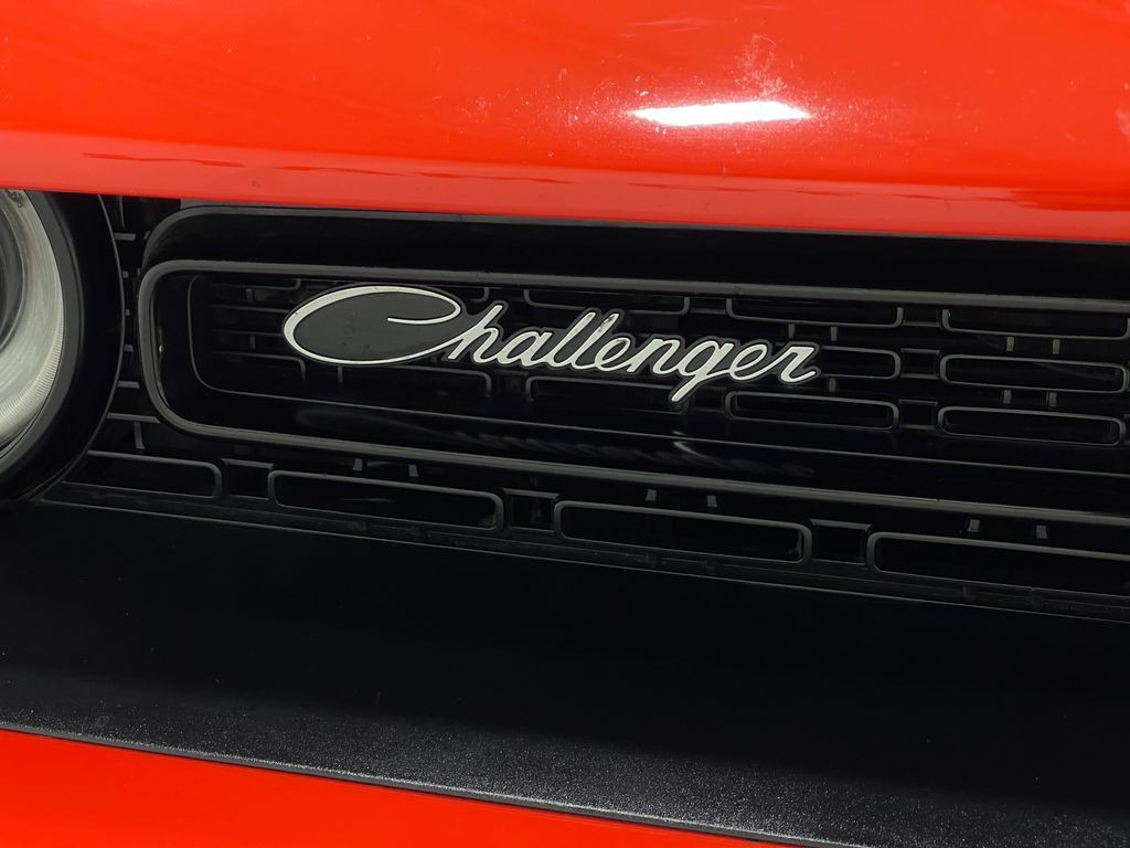 2016 Dodge Challenger Image 40