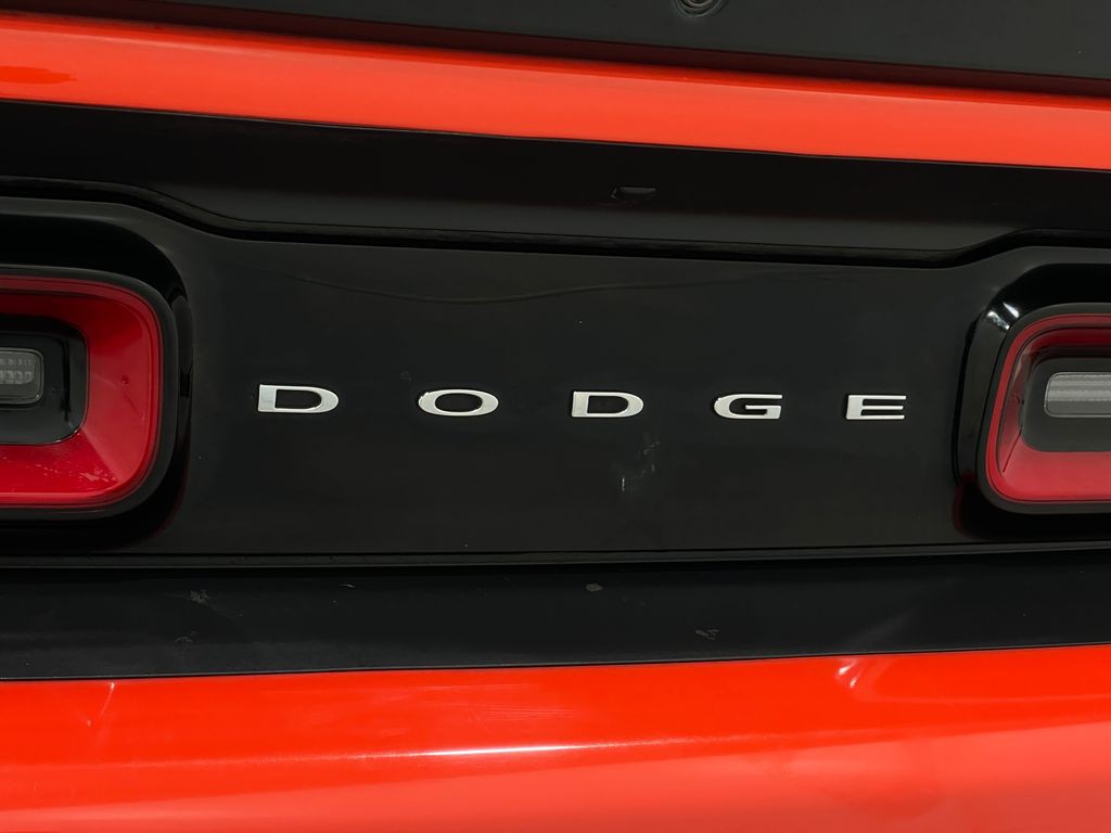 2016 Dodge Challenger Image 44