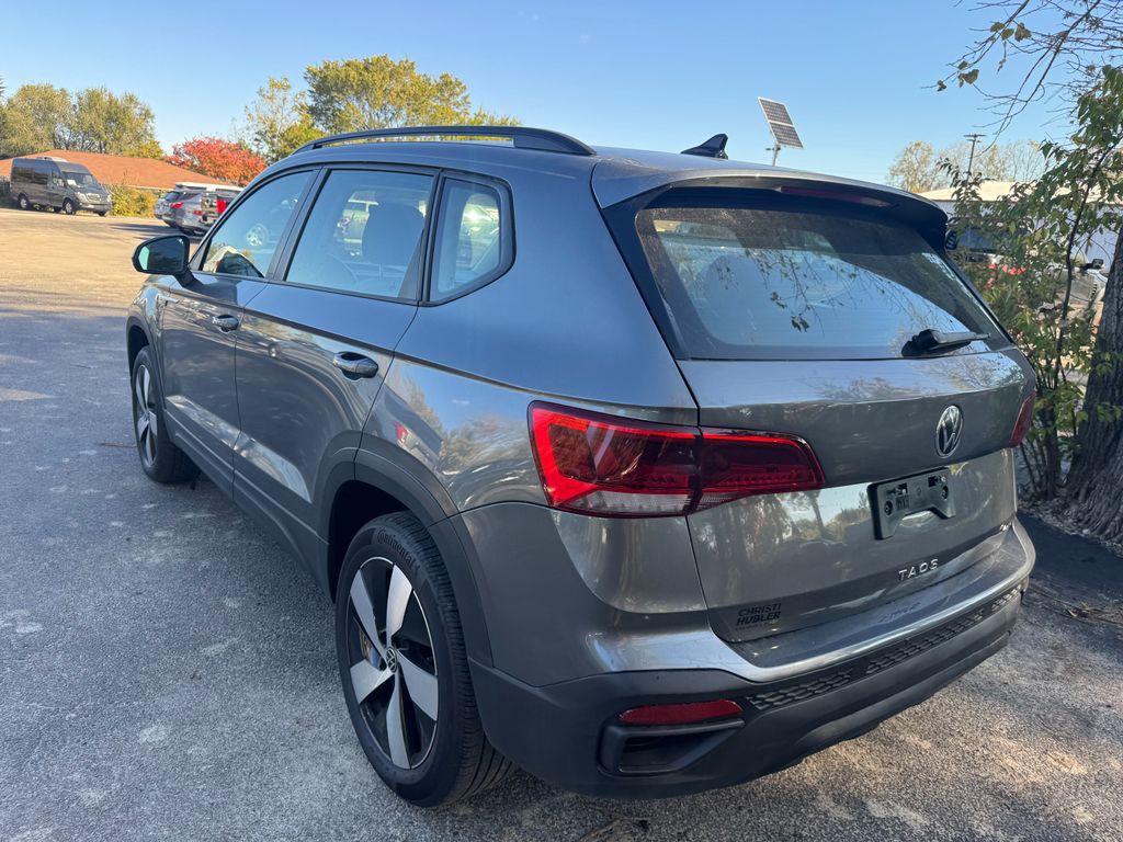 2024 Volkswagen Taos Image 4