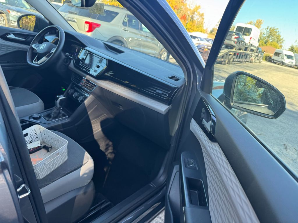 2024 Volkswagen Taos Image 6