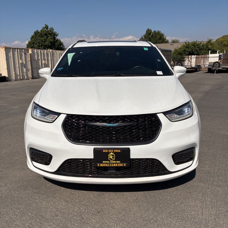 2021 Chrysler Pacifica Image 2