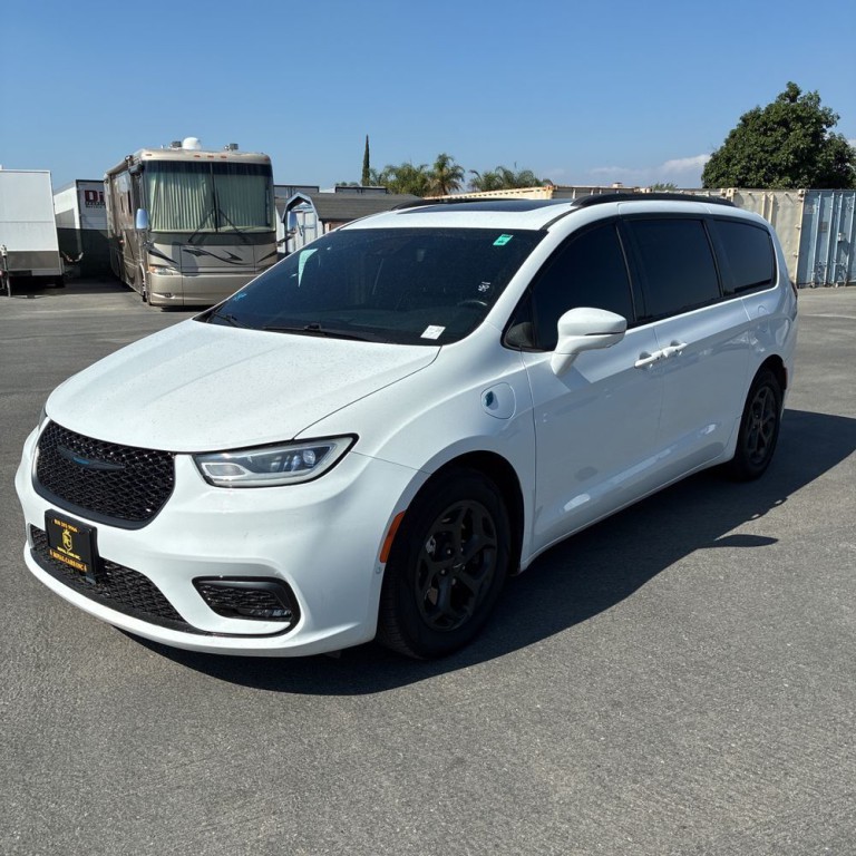 2021 Chrysler Pacifica Image 3