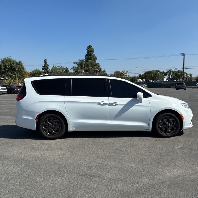 2021 Chrysler Pacifica Image 4