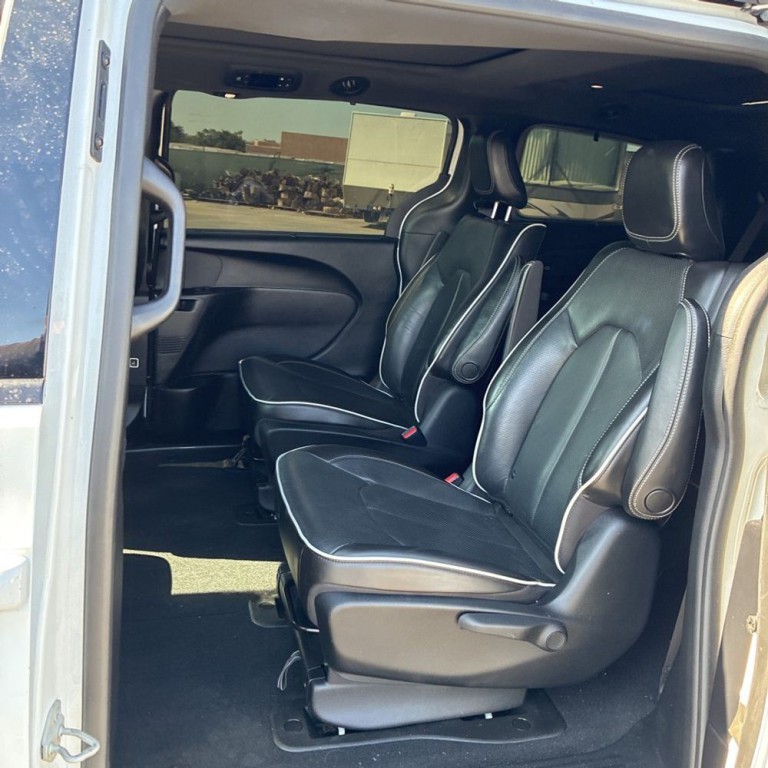 2021 Chrysler Pacifica Image 19