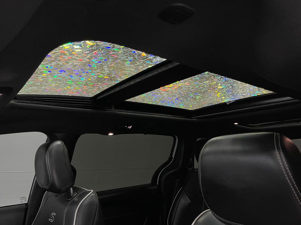 2021 Chrysler Pacifica Image 11