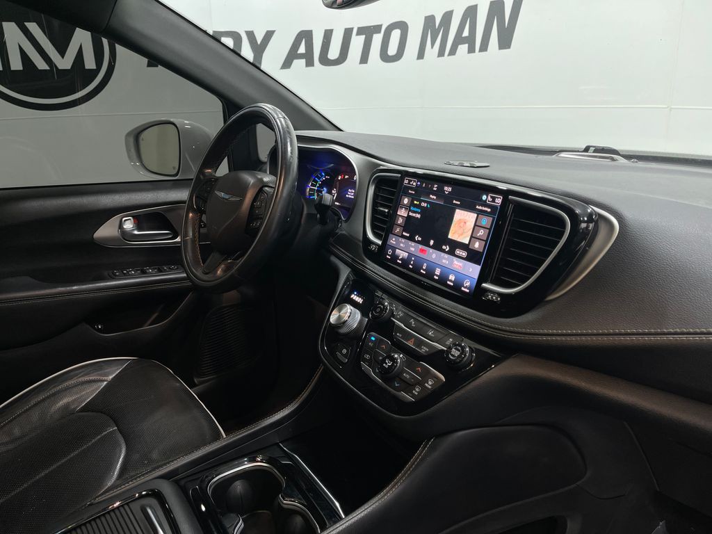 2021 Chrysler Pacifica Image 19