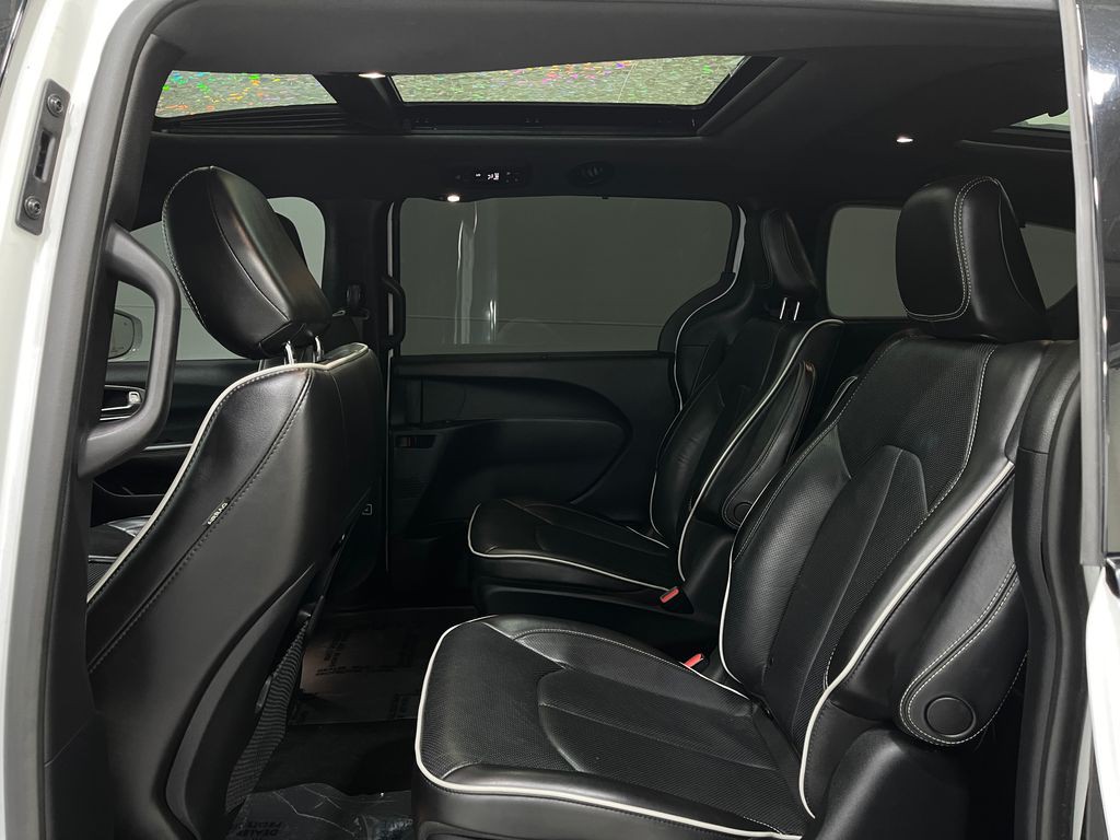 2021 Chrysler Pacifica Image 28