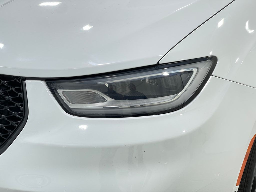 2021 Chrysler Pacifica Image 33