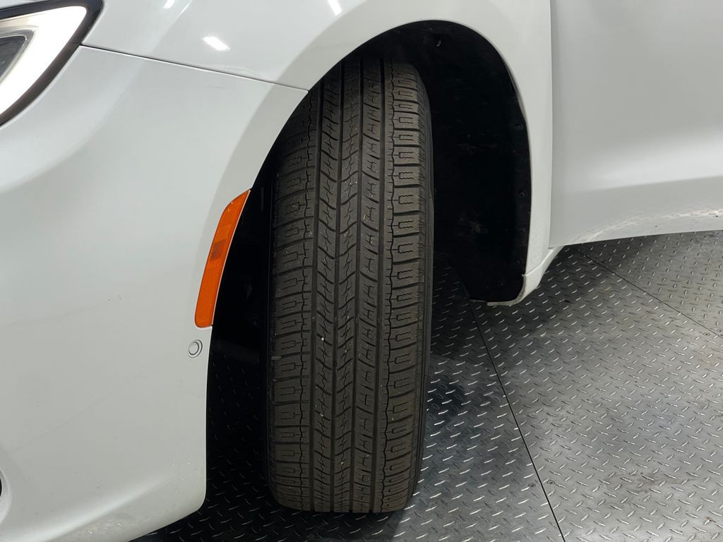 2021 Chrysler Pacifica Image 36