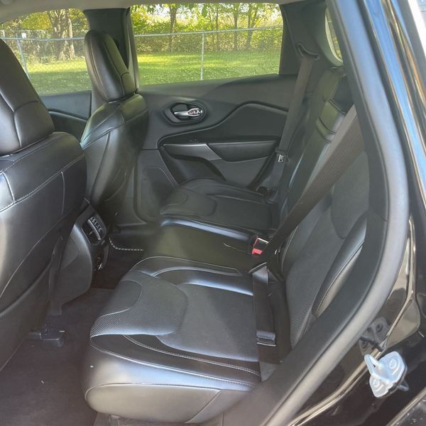 2019 Jeep Cherokee Image 16