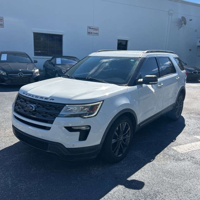 2018 Ford Explorer Image 2