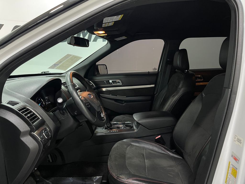 2018 Ford Explorer Image 12