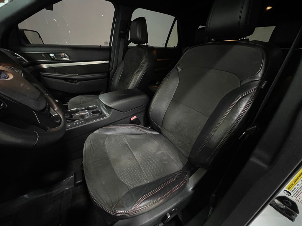 2018 Ford Explorer Image 13