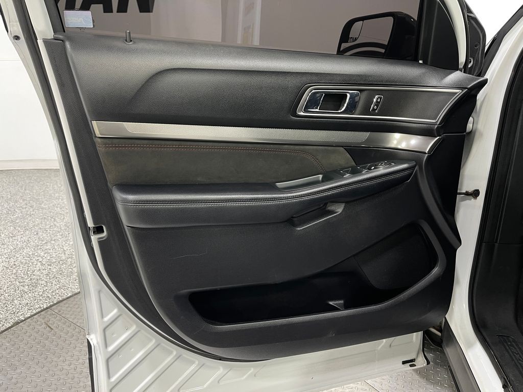 2018 Ford Explorer Image 14