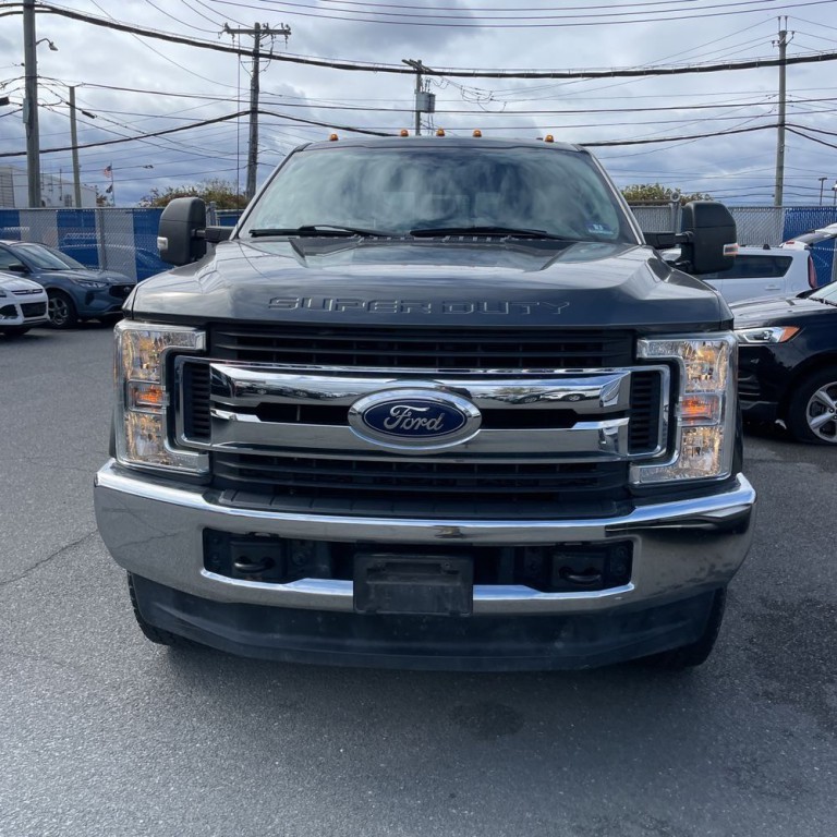 2017 Ford F-250 Image 2