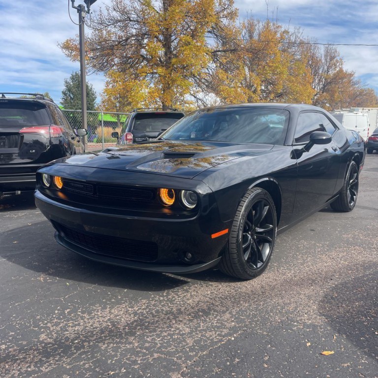 2016 Dodge Challenger Image 2
