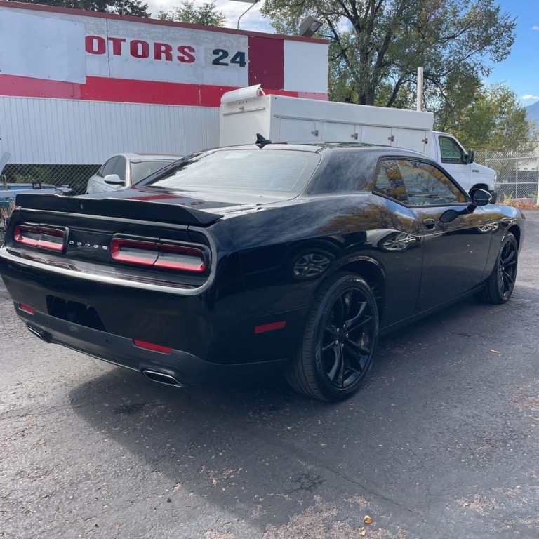 2016 Dodge Challenger Image 3