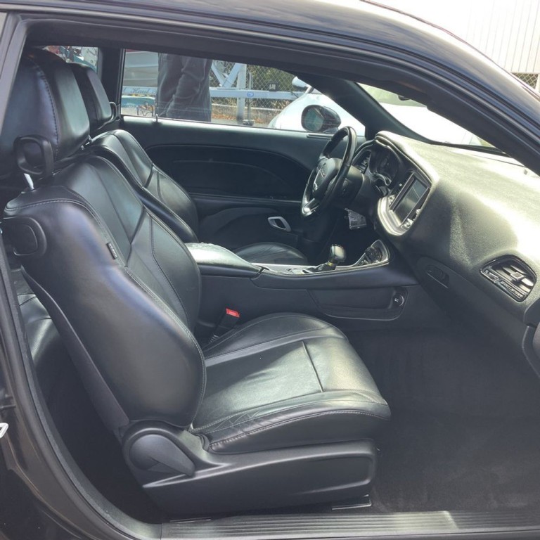 2016 Dodge Challenger Image 5