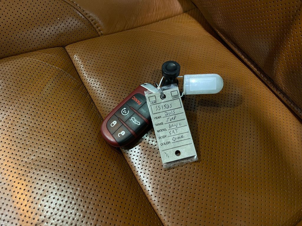 2015 Jeep Grand Cherokee Image 34