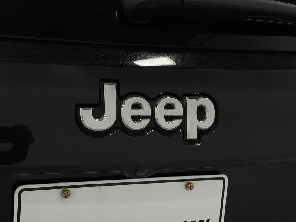 2015 Jeep Grand Cherokee Image 35