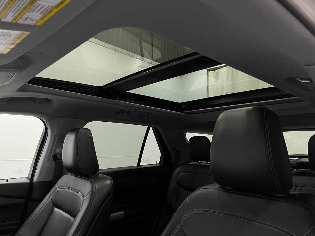 2020 Ford Explorer Image 11