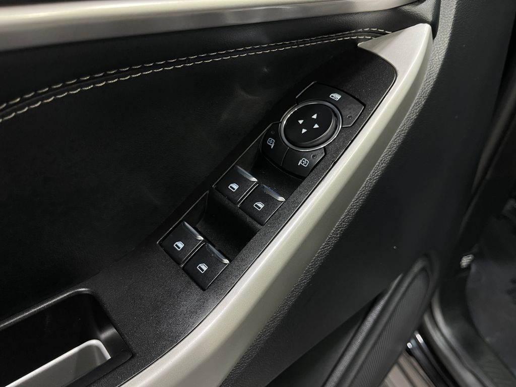 2020 Ford Explorer Image 16