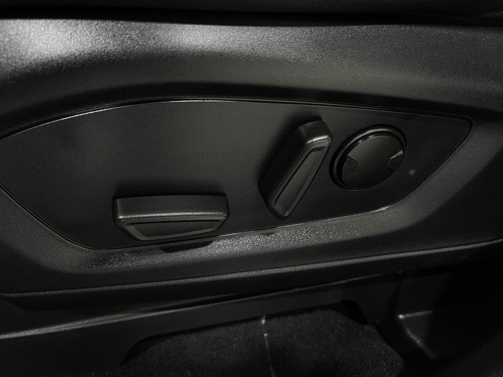 2020 Ford Explorer Image 17