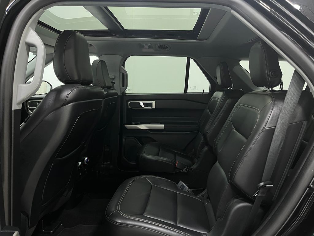 2020 Ford Explorer Image 30