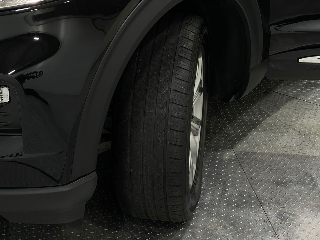 2020 Ford Explorer Image 38