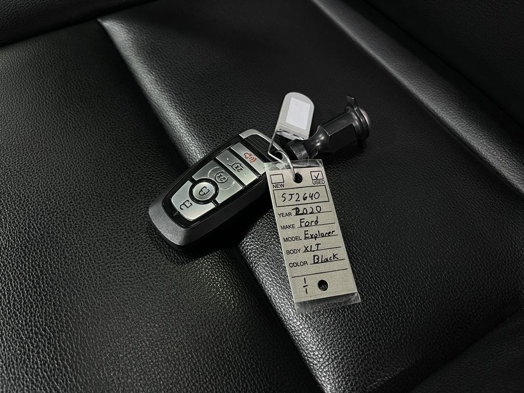 2020 Ford Explorer Image 39