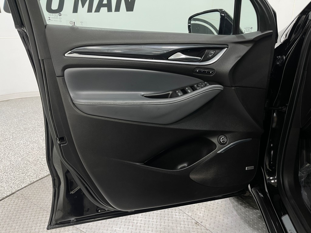 2019 Buick Enclave Image 16